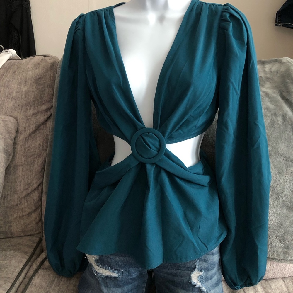 Privy Cut-Out Top from the Buckle